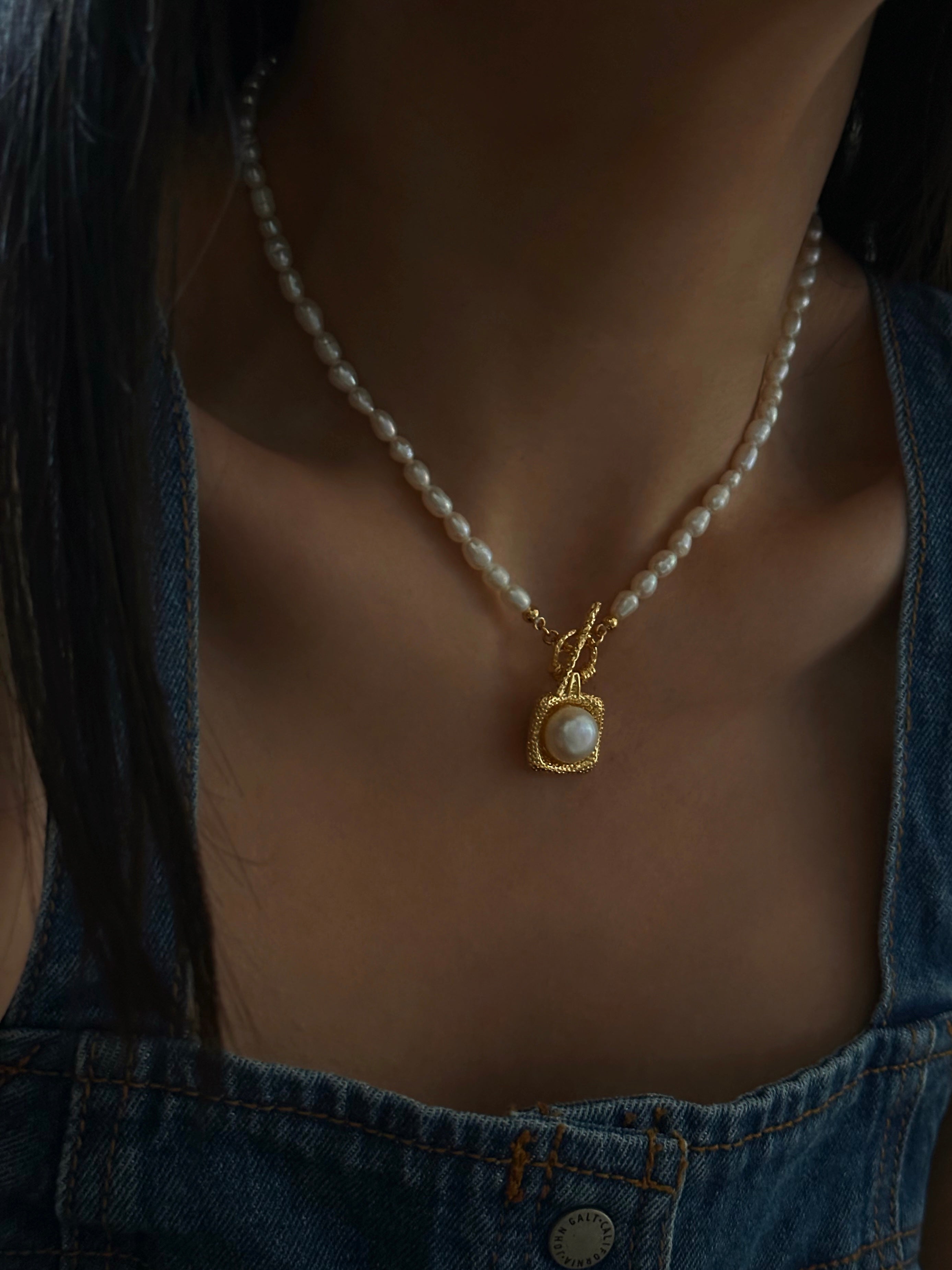 Natural store pearl pendant