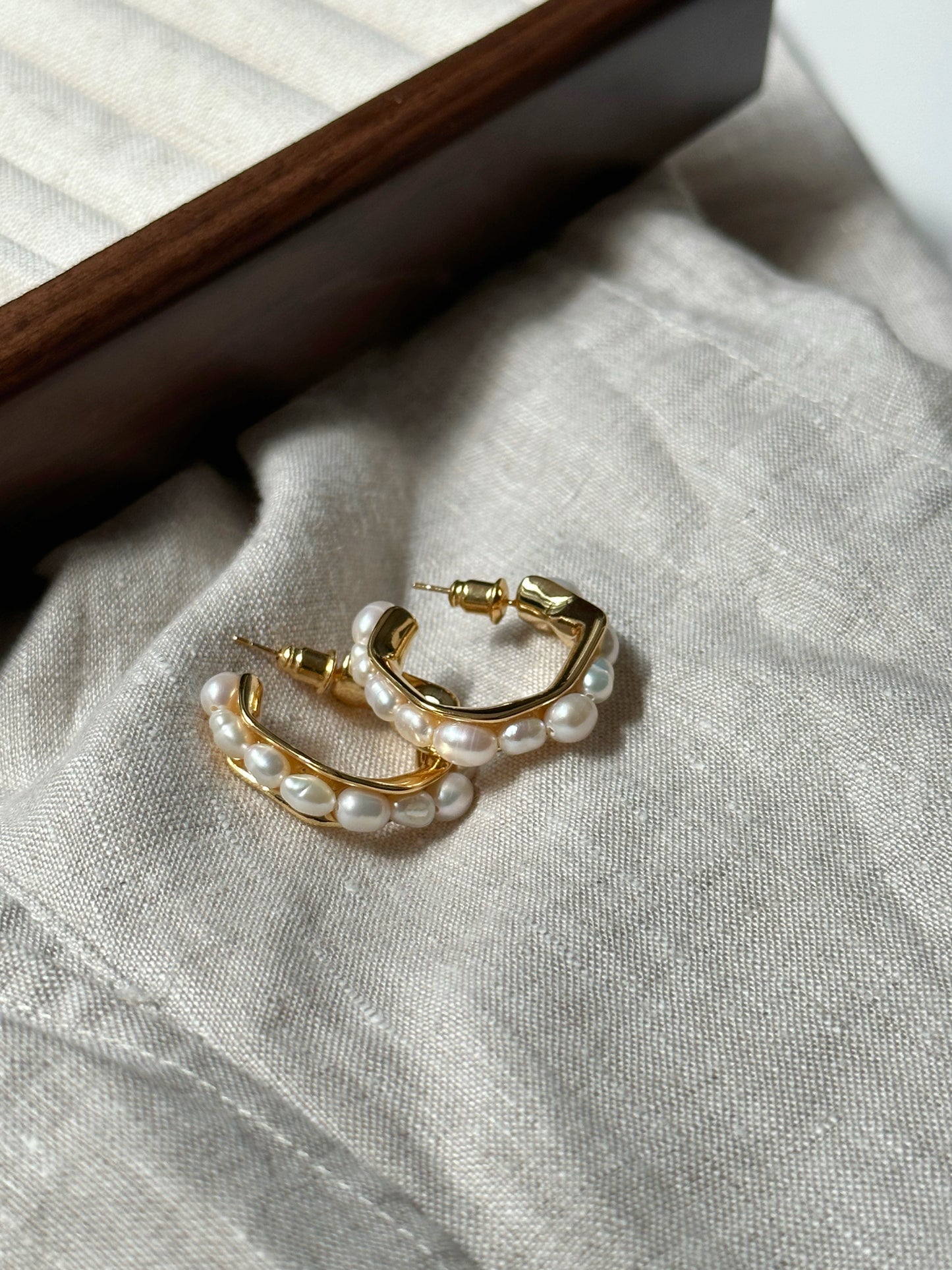 Omira Natural Pearl Hoop Earrings